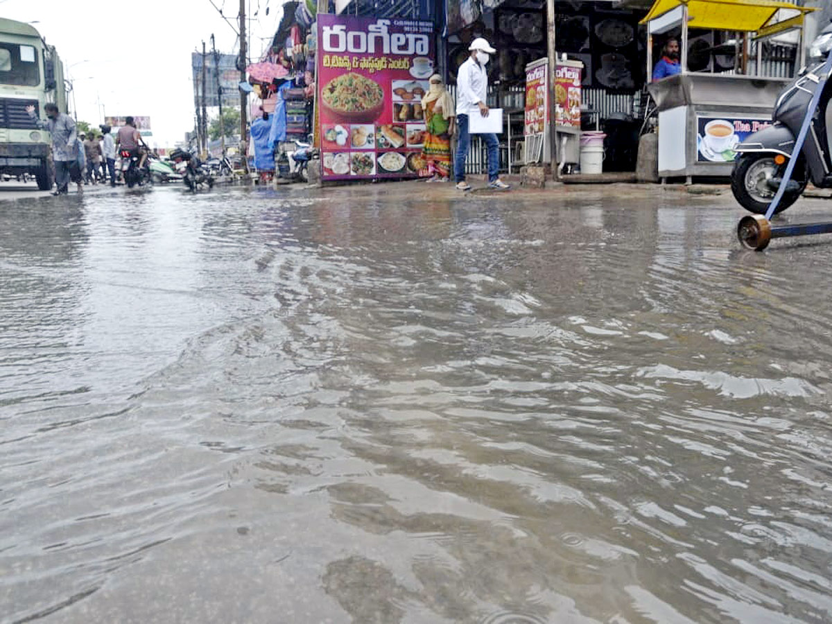 Heavy rains in Telangana Photo Gallery - Sakshi24