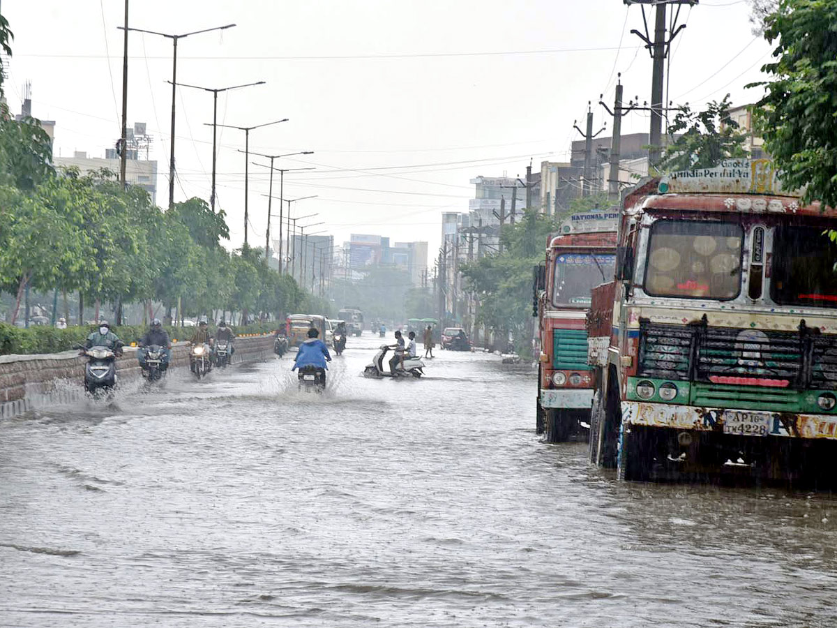 Heavy rains in Telangana Photo Gallery - Sakshi29