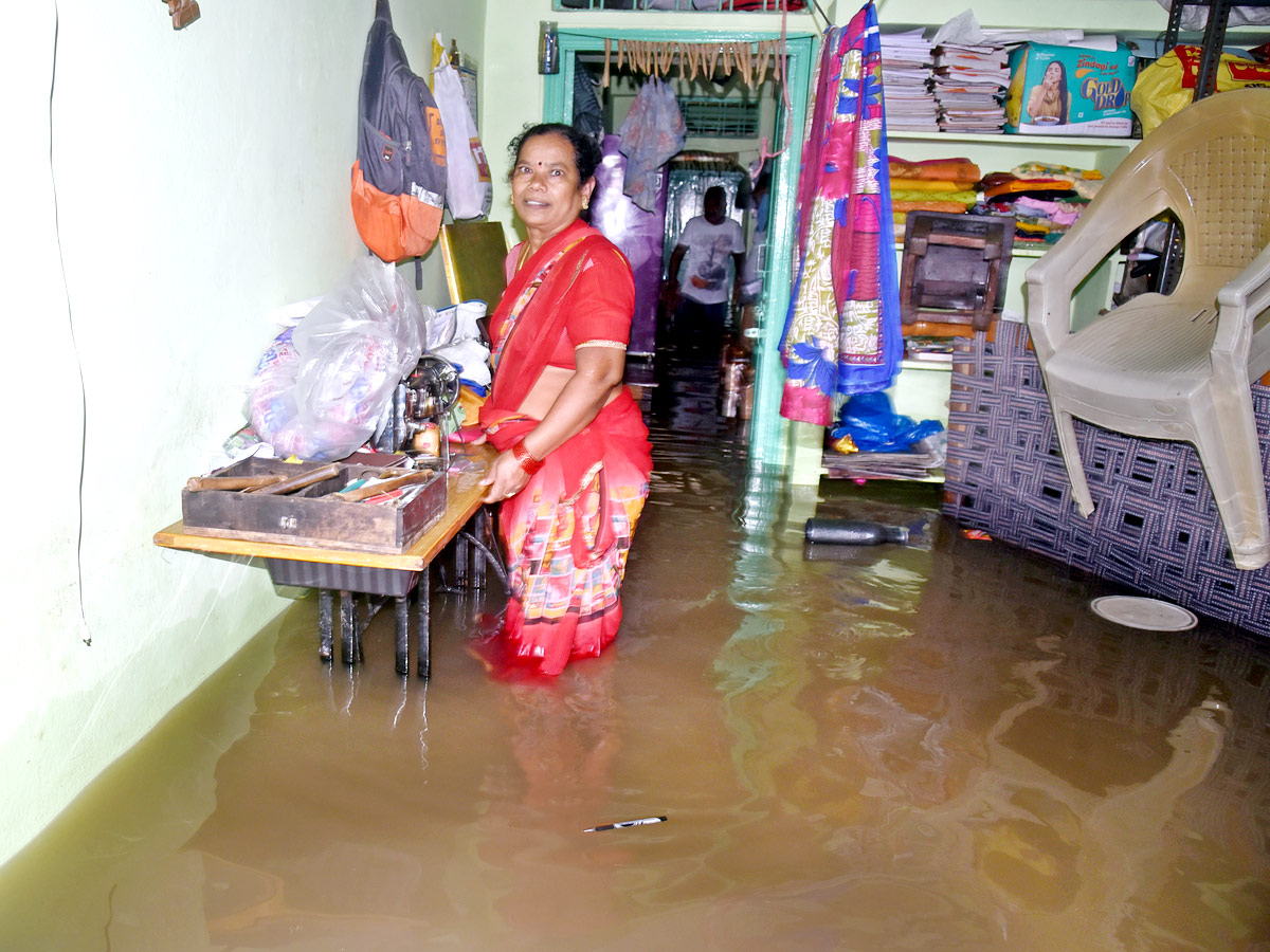 Heavy rains in Telangana Photo Gallery - Sakshi4