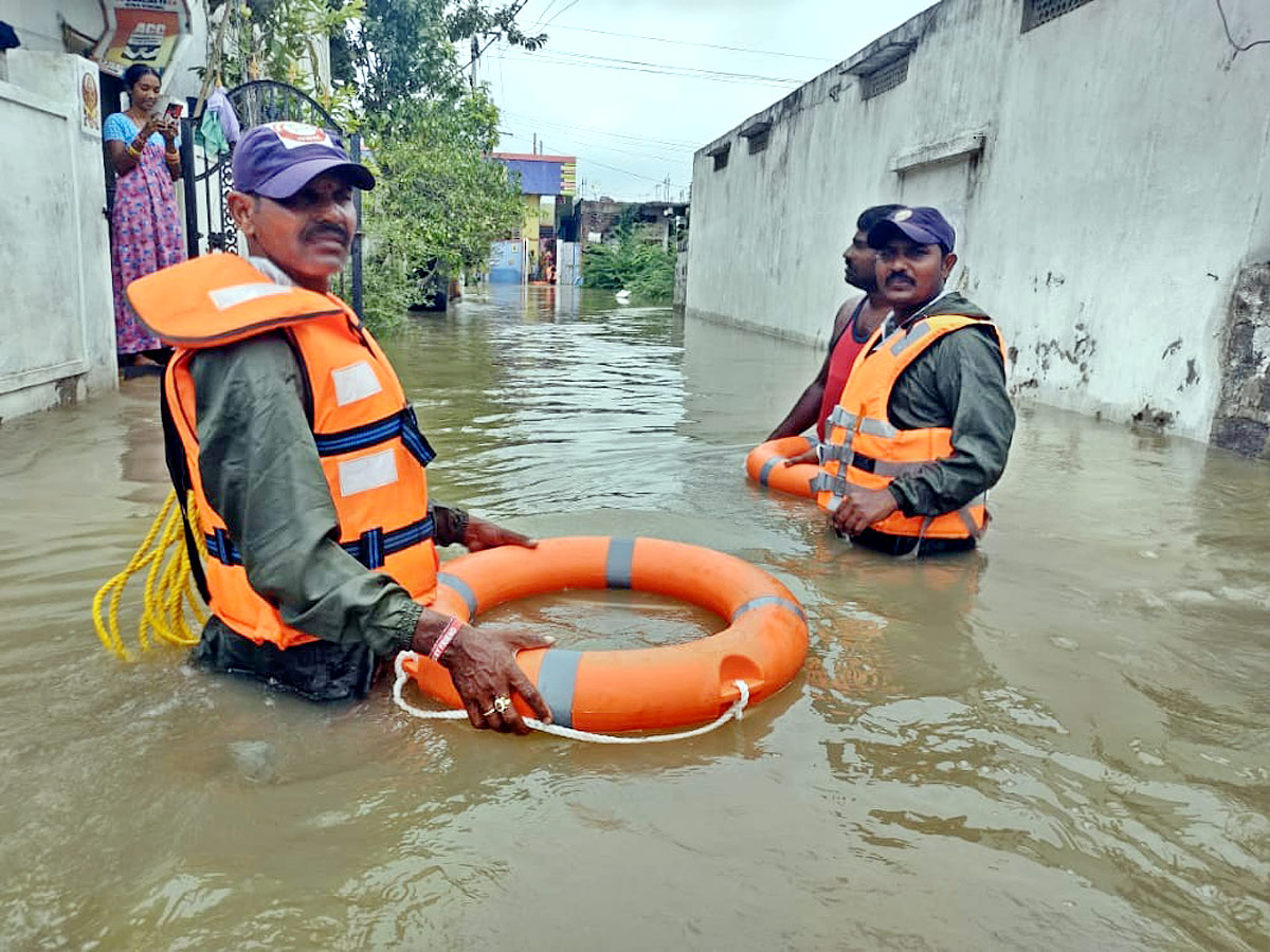 Heavy rains in Telangana Photo Gallery - Sakshi33