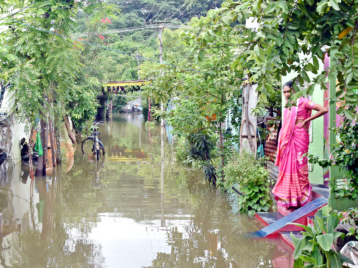Heavy rains in Telangana Photo Gallery - Sakshi36