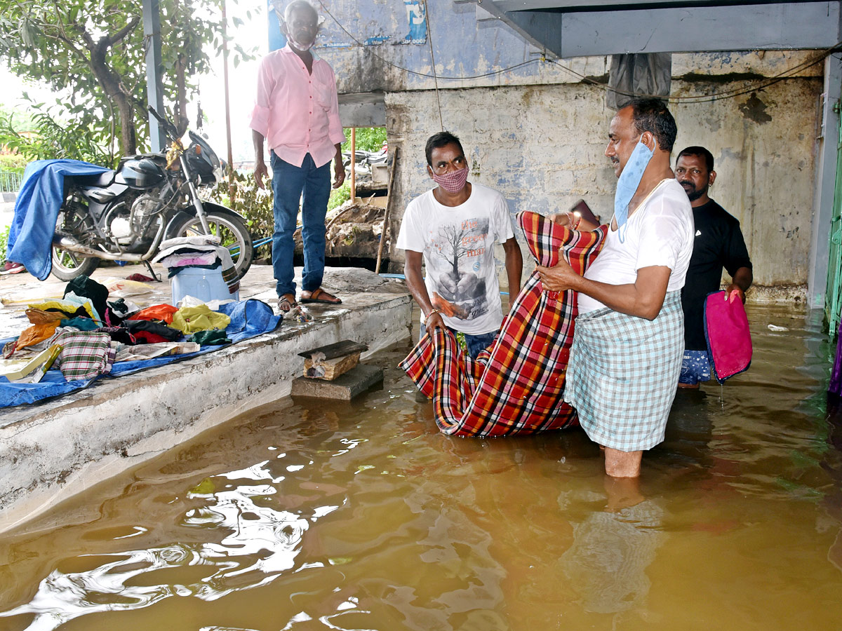 Heavy rains in Telangana Photo Gallery - Sakshi6