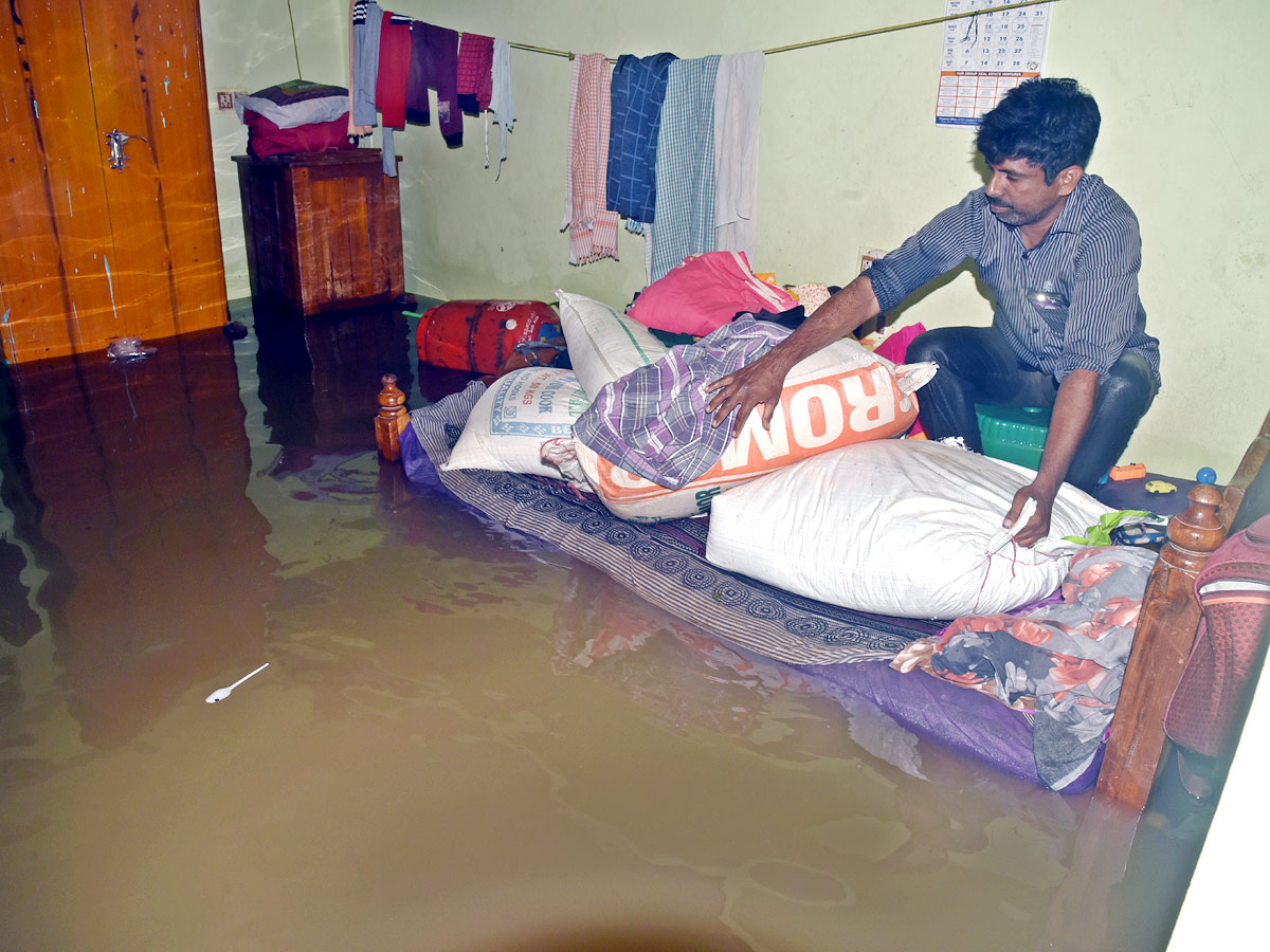 Heavy rains in Telangana Photo Gallery - Sakshi8