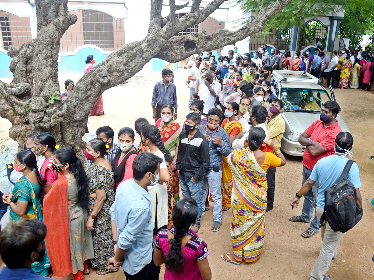 Hyderabad for the second dose of Covid vaccine Photo Gallery - Sakshi10