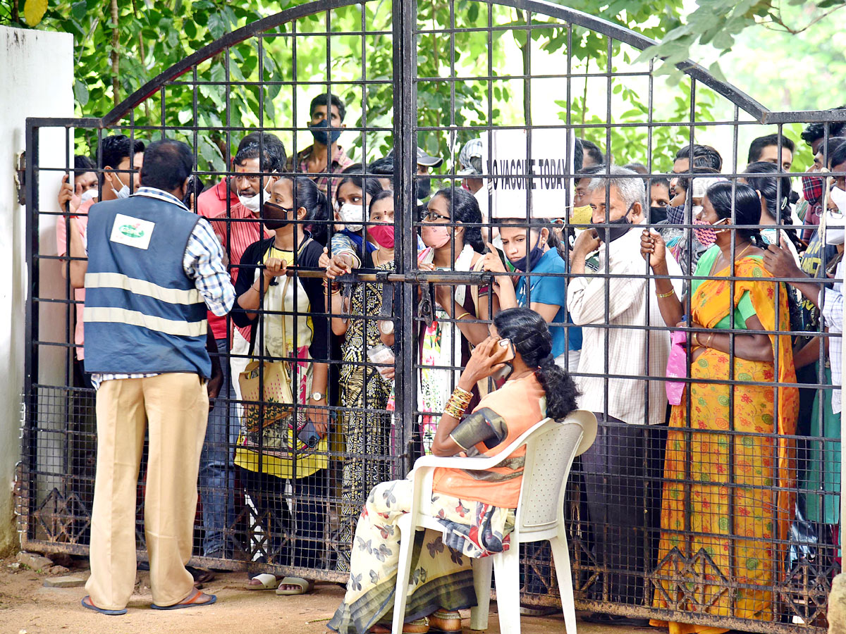 Hyderabad for the second dose of Covid vaccine Photo Gallery - Sakshi12