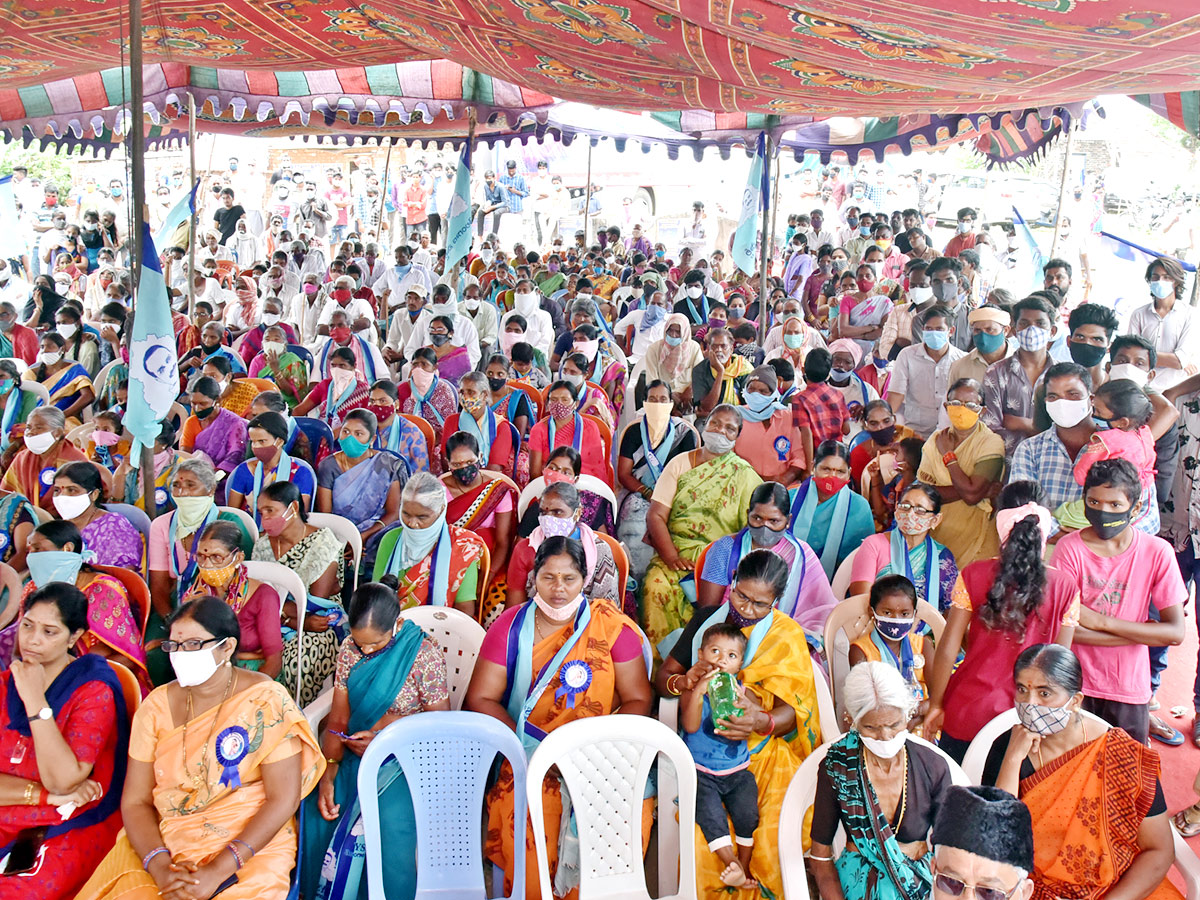 YS Sharmila holds hunger strike against unemployment - Sakshi9