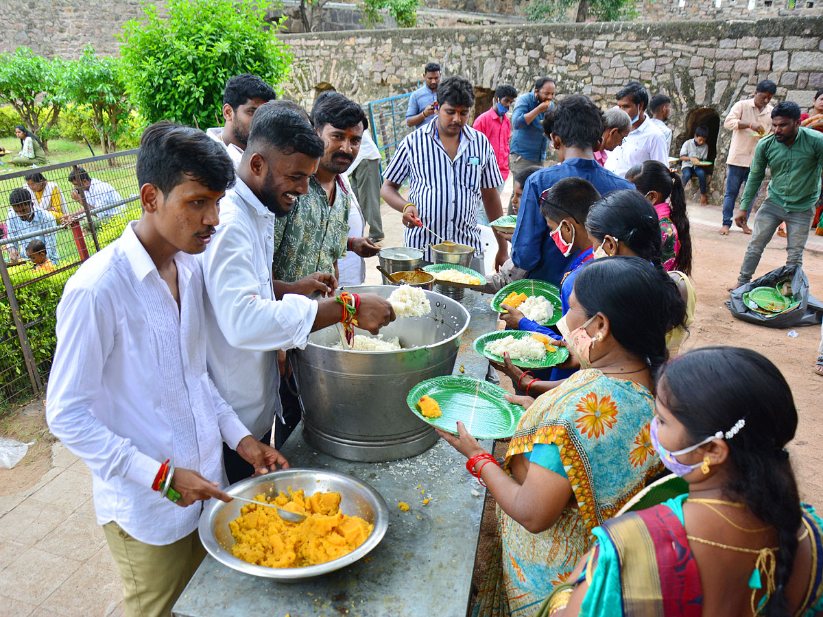 Ashada Masam Bonalu Ends At Golconda Hyderabad Photo Gallery - Sakshi12