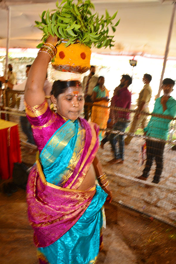 Ashada Masam Bonalu Ends At Golconda Hyderabad Photo Gallery - Sakshi26