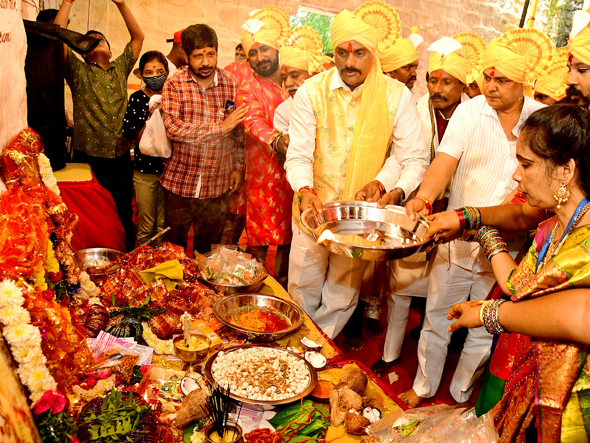 Ashada Masam Bonalu Ends At Golconda Hyderabad Photo Gallery - Sakshi10