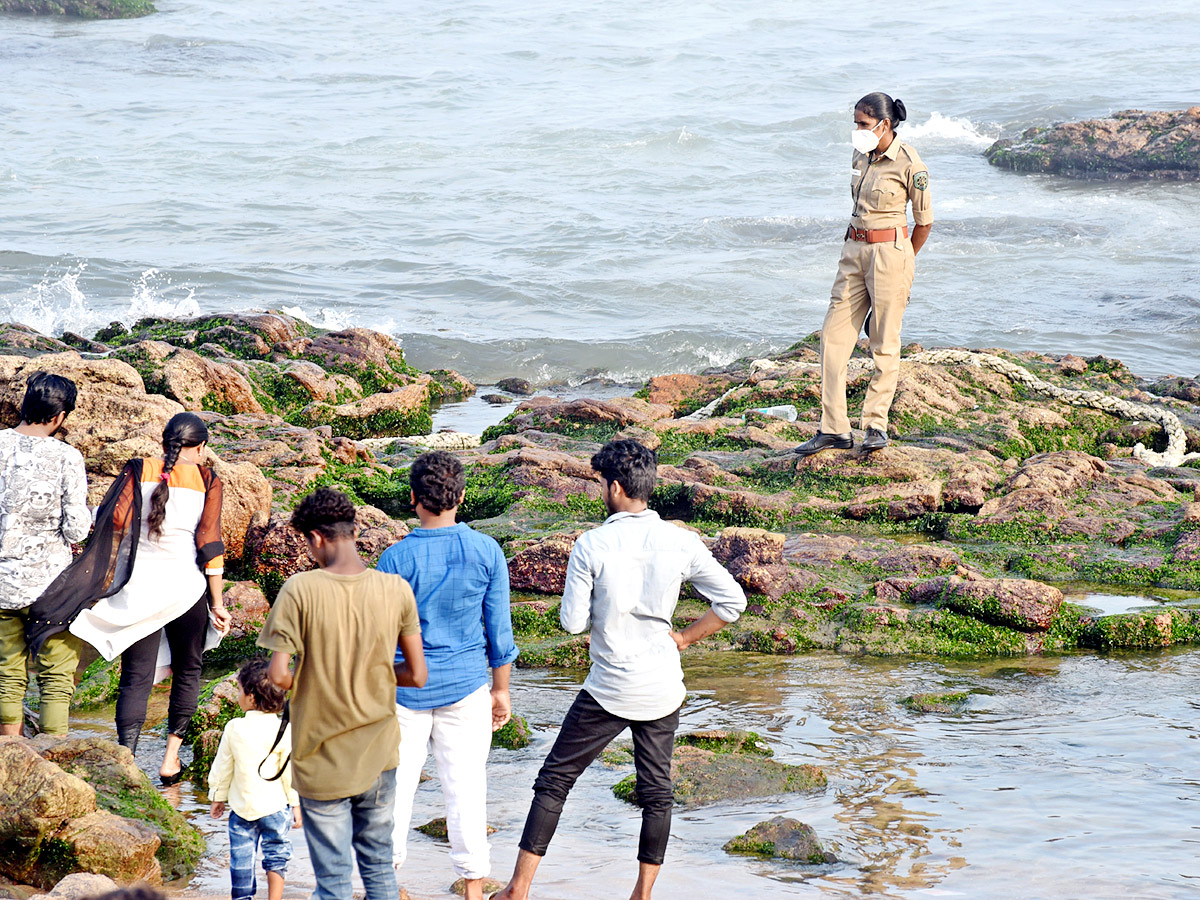 visakhapatnam beach images - Sakshi13