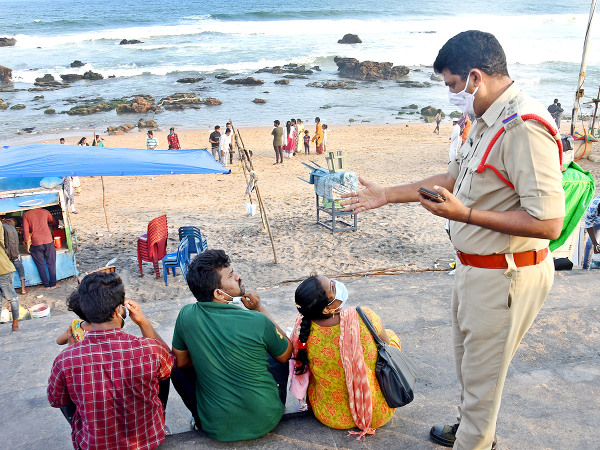 visakhapatnam beach images - Sakshi2