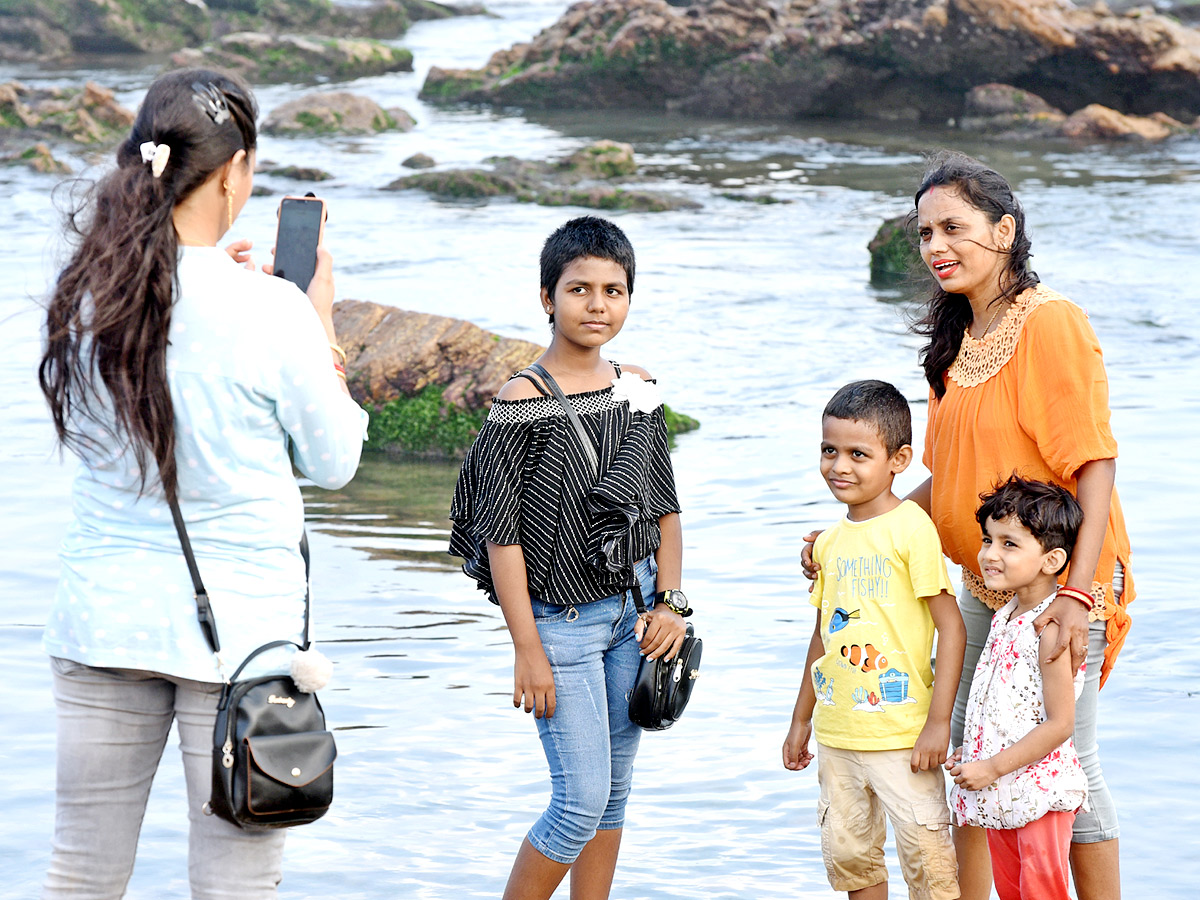 visakhapatnam beach images - Sakshi5