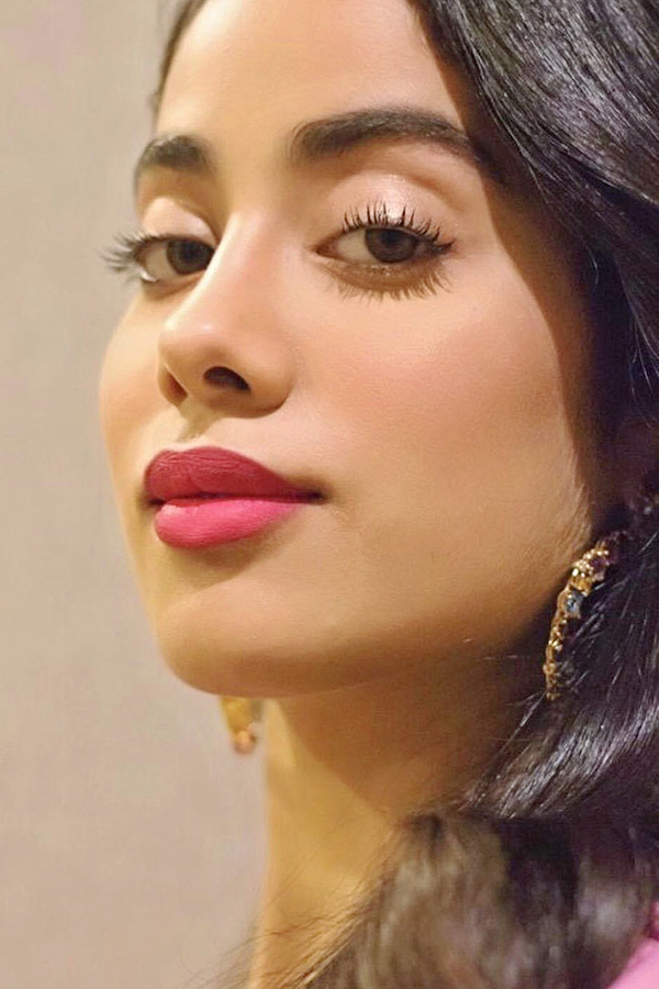 Janhvi Kapoor HD Wallpapers - Sakshi6