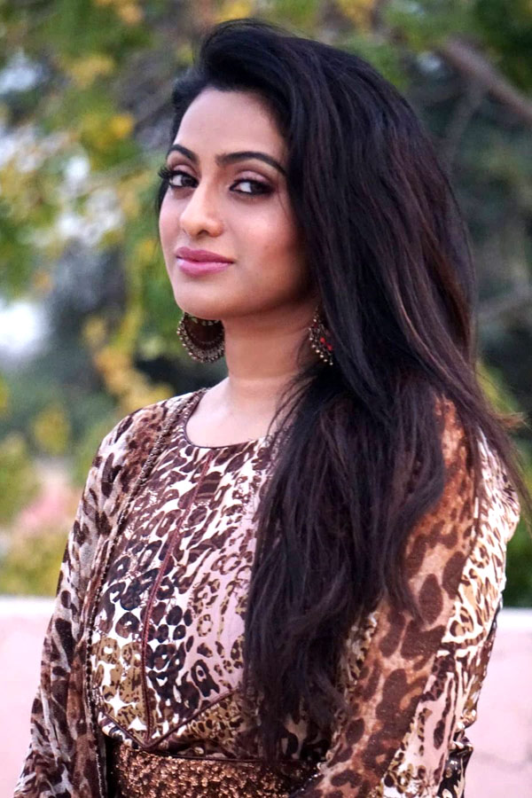 Anchor Udaya Bhanu Photo Gallery - Sakshi10