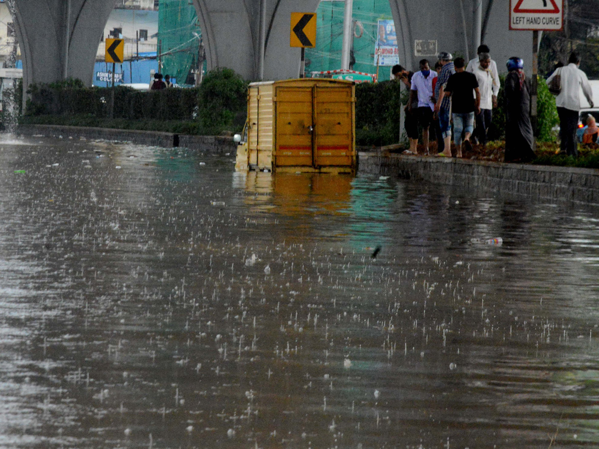 Heavy Rains In Hyderabad - Sakshi15