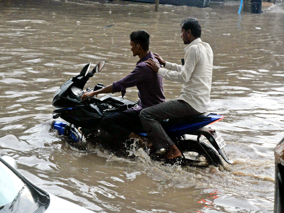 Heavy Rains In Hyderabad - Sakshi17