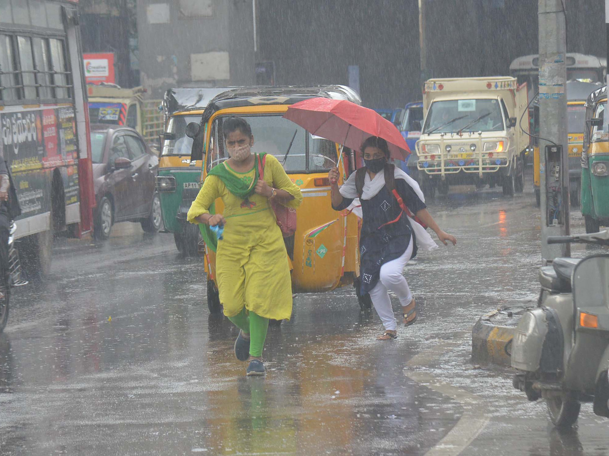 Heavy Rains In Hyderabad - Sakshi4