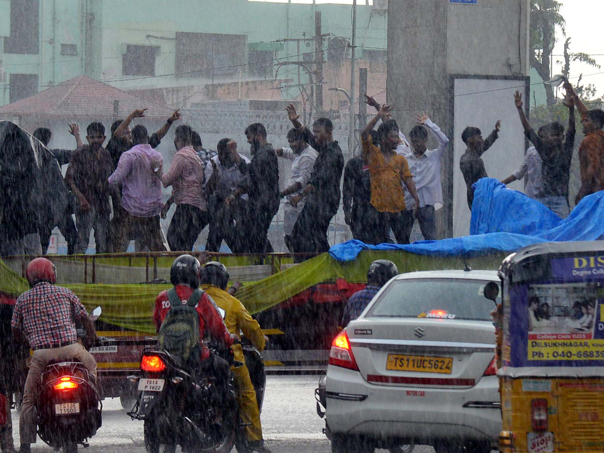Heavy Rains In Hyderabad - Sakshi6