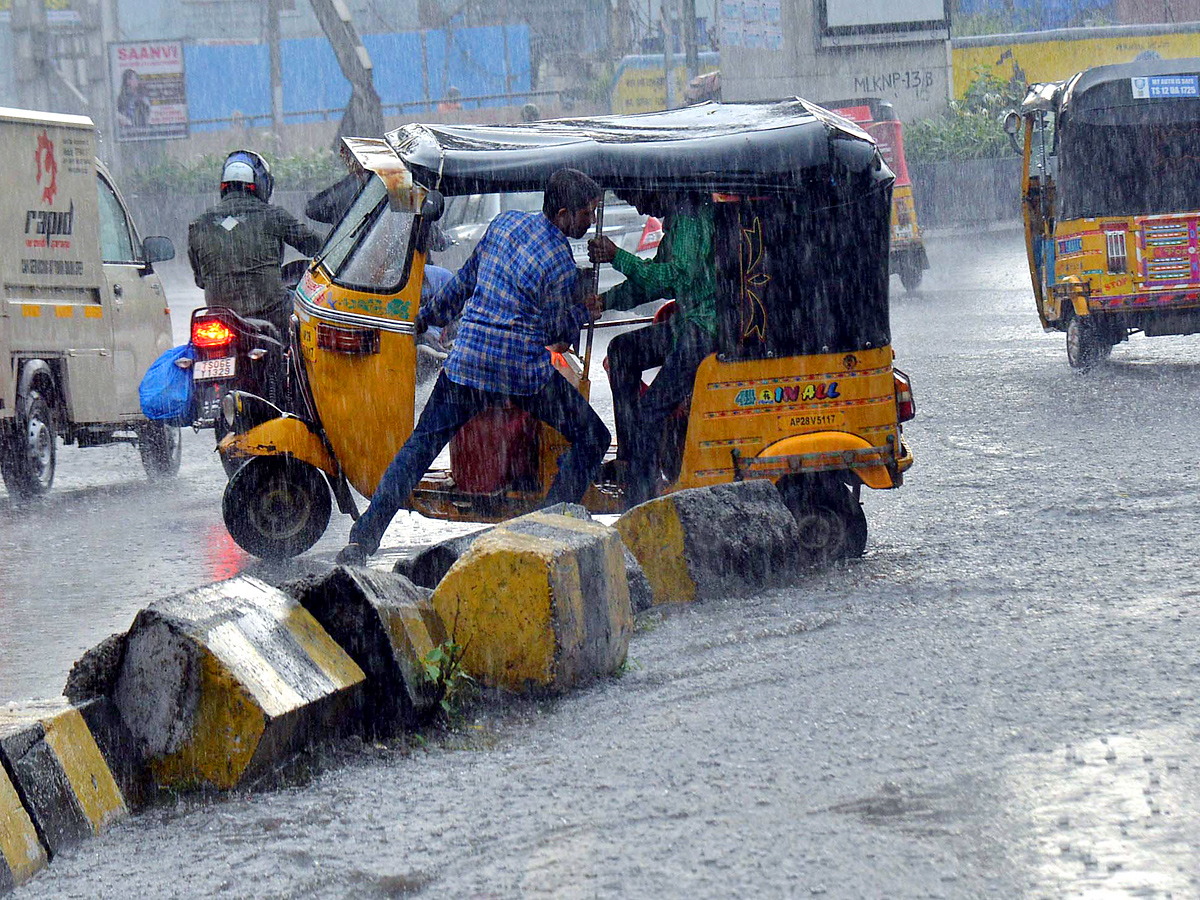 Heavy Rains In Hyderabad - Sakshi7
