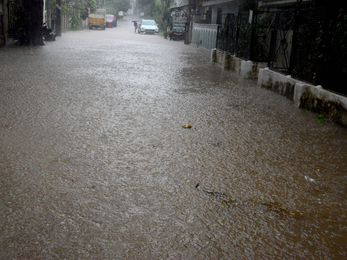 Heavy Rains In Hyderabad - Sakshi8