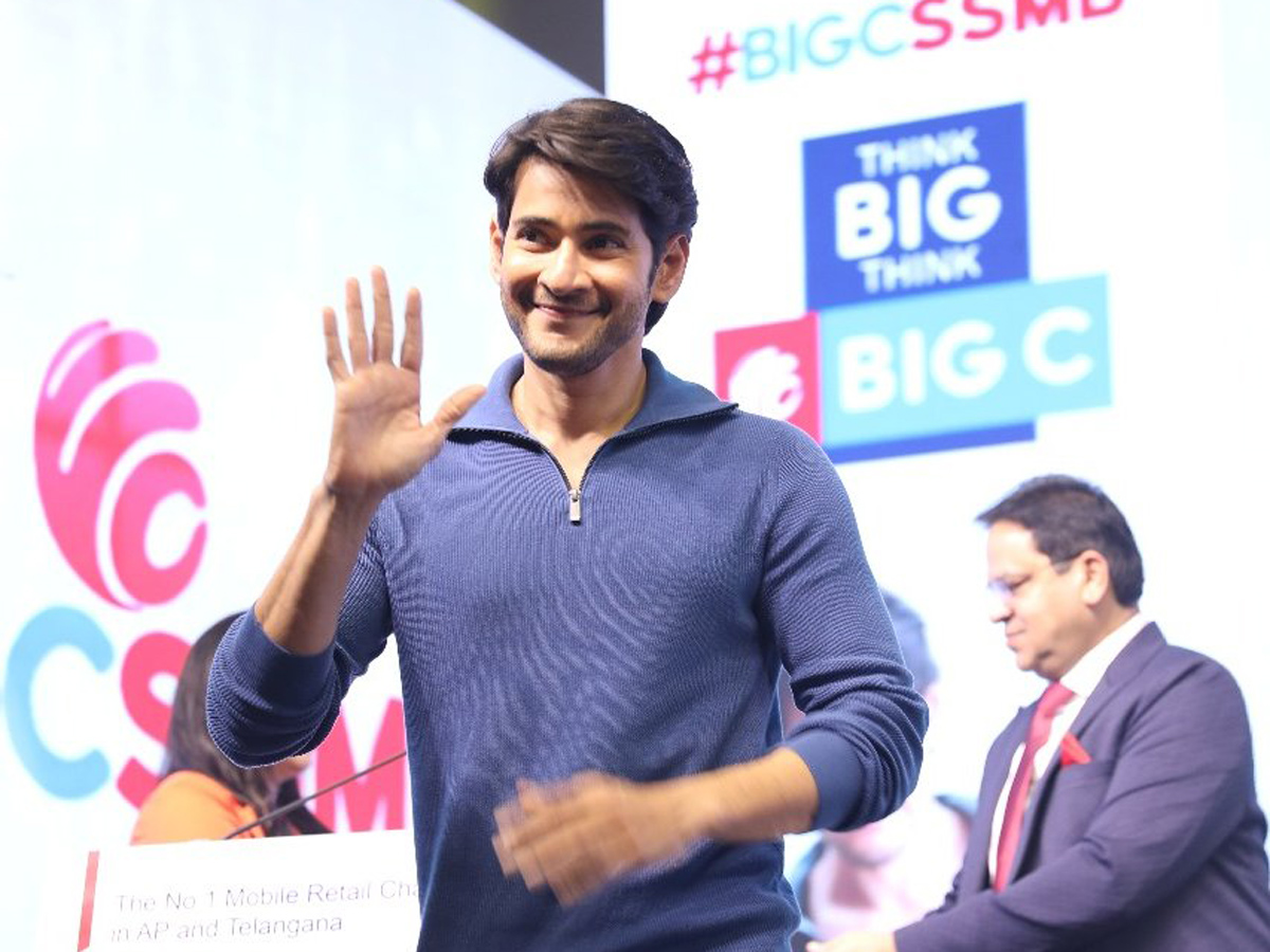 Mahesh Babu Signed as the NEW Brand Ambassador of BigCSSMB Photo Gallery - Sakshi10