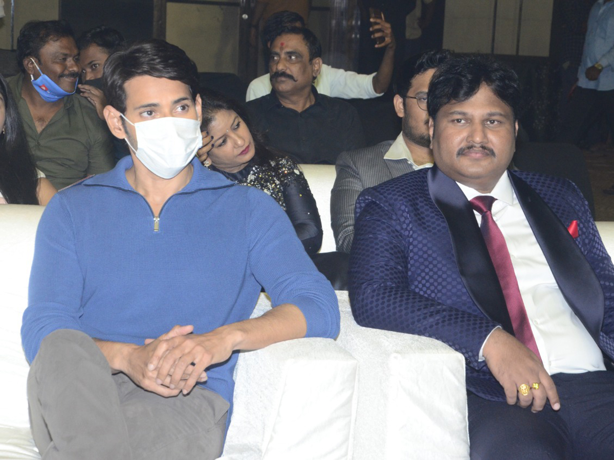 Mahesh Babu Signed as the NEW Brand Ambassador of BigCSSMB Photo Gallery - Sakshi6