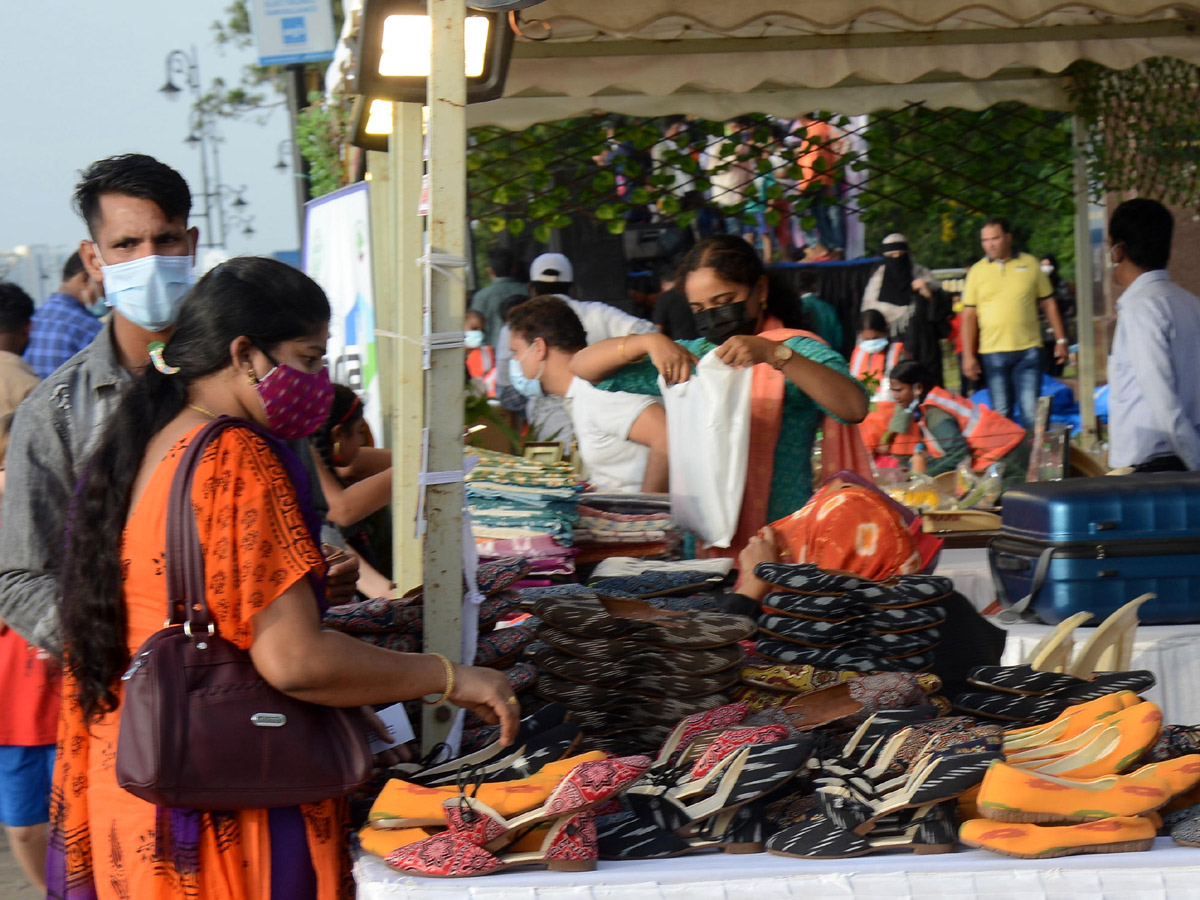 Sunday Funday at Tankbund PHoto Gallery - Sakshi29