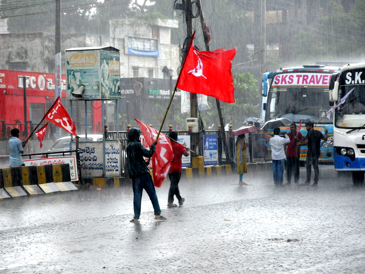 Bharat Bandh in Telugu States Photo Gallery - Sakshi1