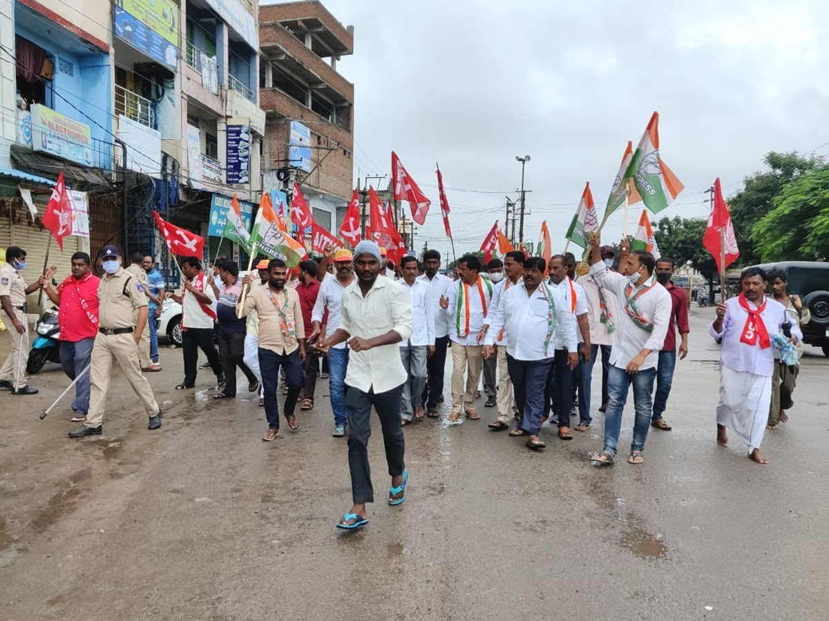 Bharat Bandh in Telugu States Photo Gallery - Sakshi11