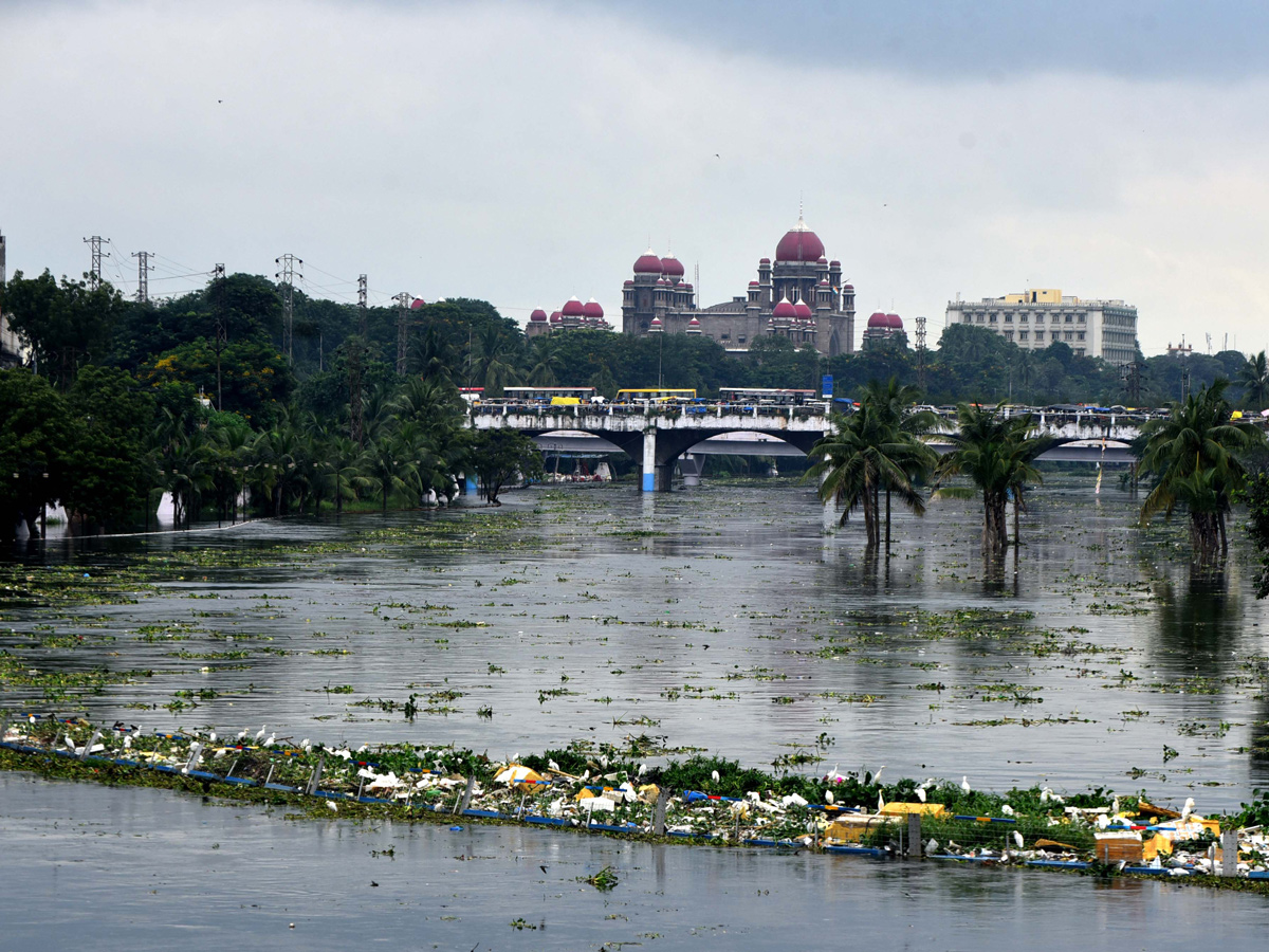 Musi River Overflows With Heavy Rain Photo Gallery - Sakshi10