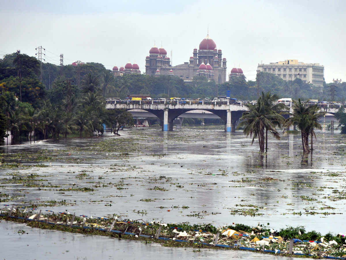 Musi River Overflows With Heavy Rain Photo Gallery - Sakshi12
