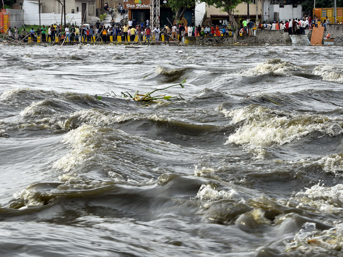Musi River Overflows With Heavy Rain Photo Gallery - Sakshi1