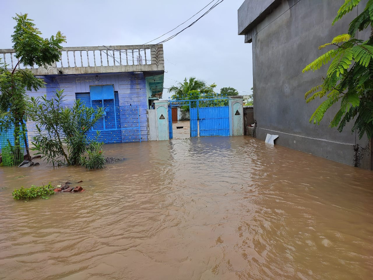 Heavy rains in Karimnagar Sircilla districts - Sakshi15