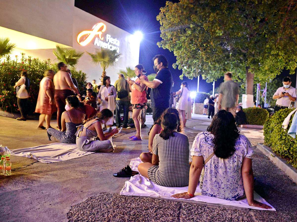 Earthquake Strikes Mexico - Sakshi25