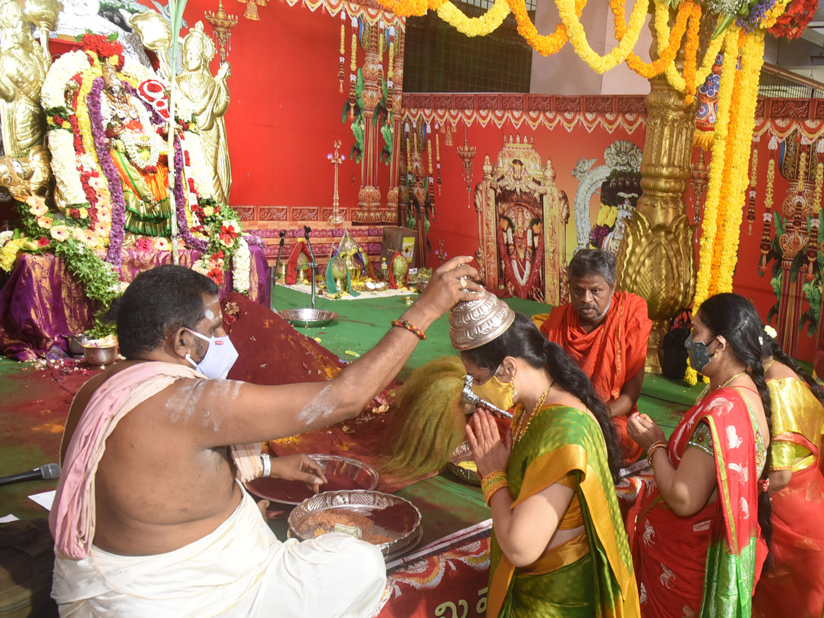 Dussehra Celebrations in Kanaka Durga Temple Photo Gallery - Sakshi2