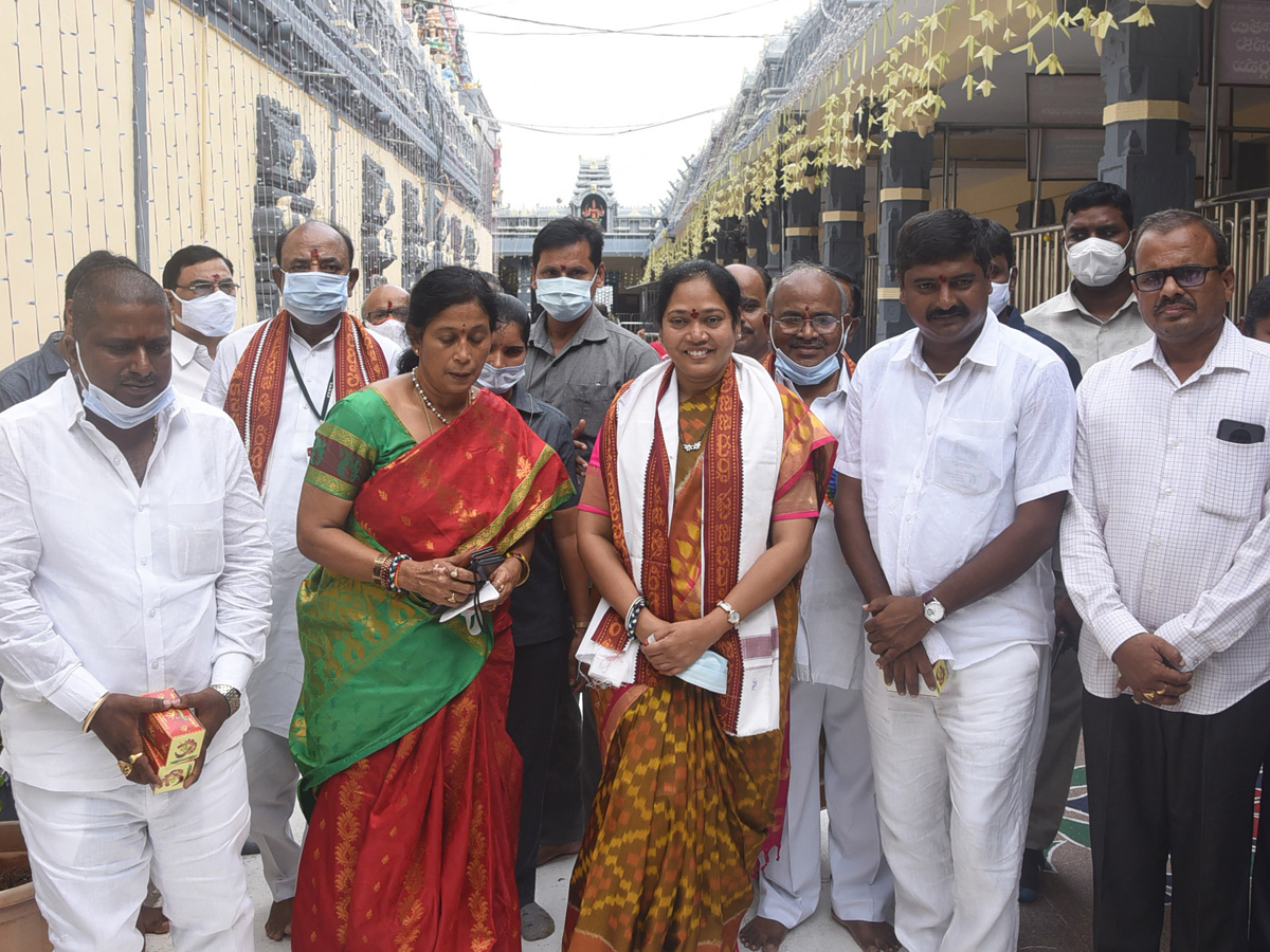 Dussehra Celebrations in Kanaka Durga Temple Photo Gallery - Sakshi21
