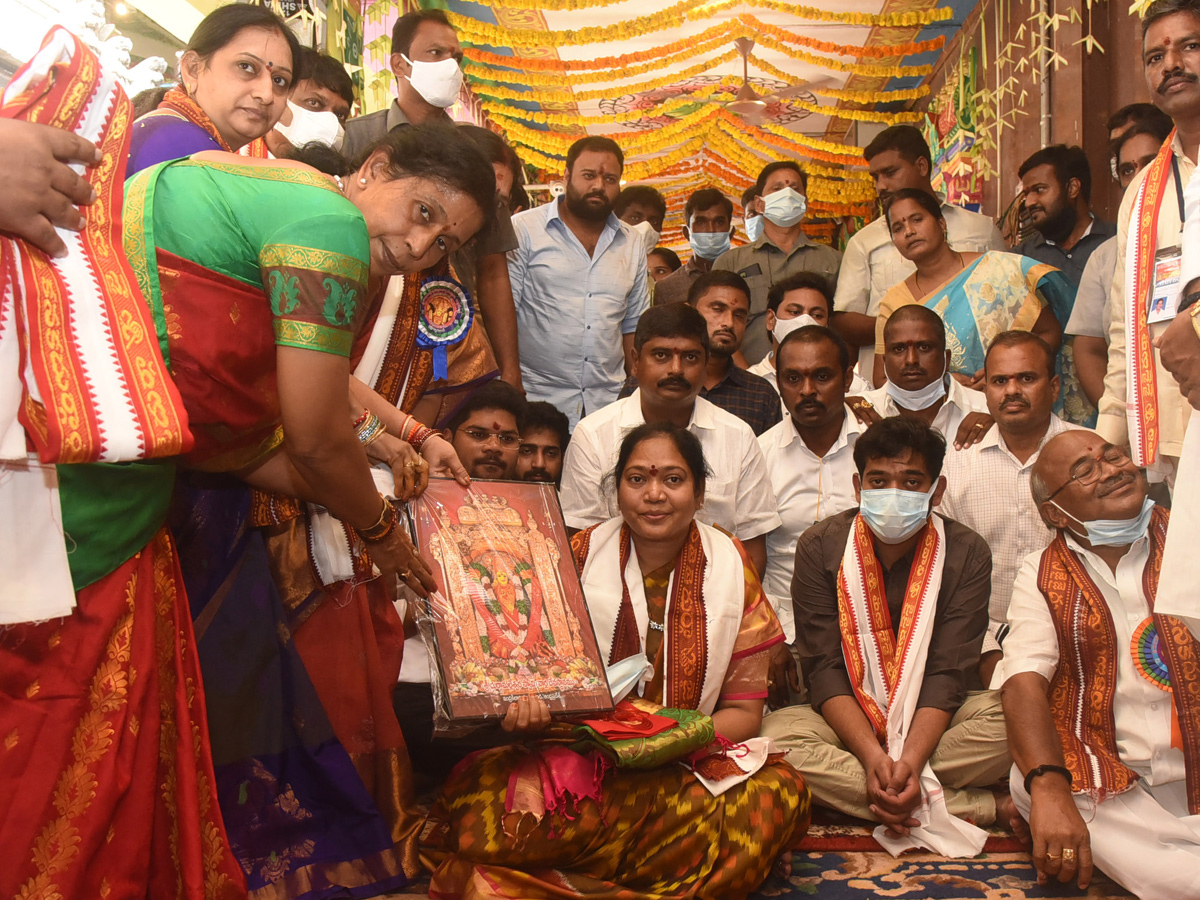 Dussehra Celebrations in Kanaka Durga Temple Photo Gallery - Sakshi24