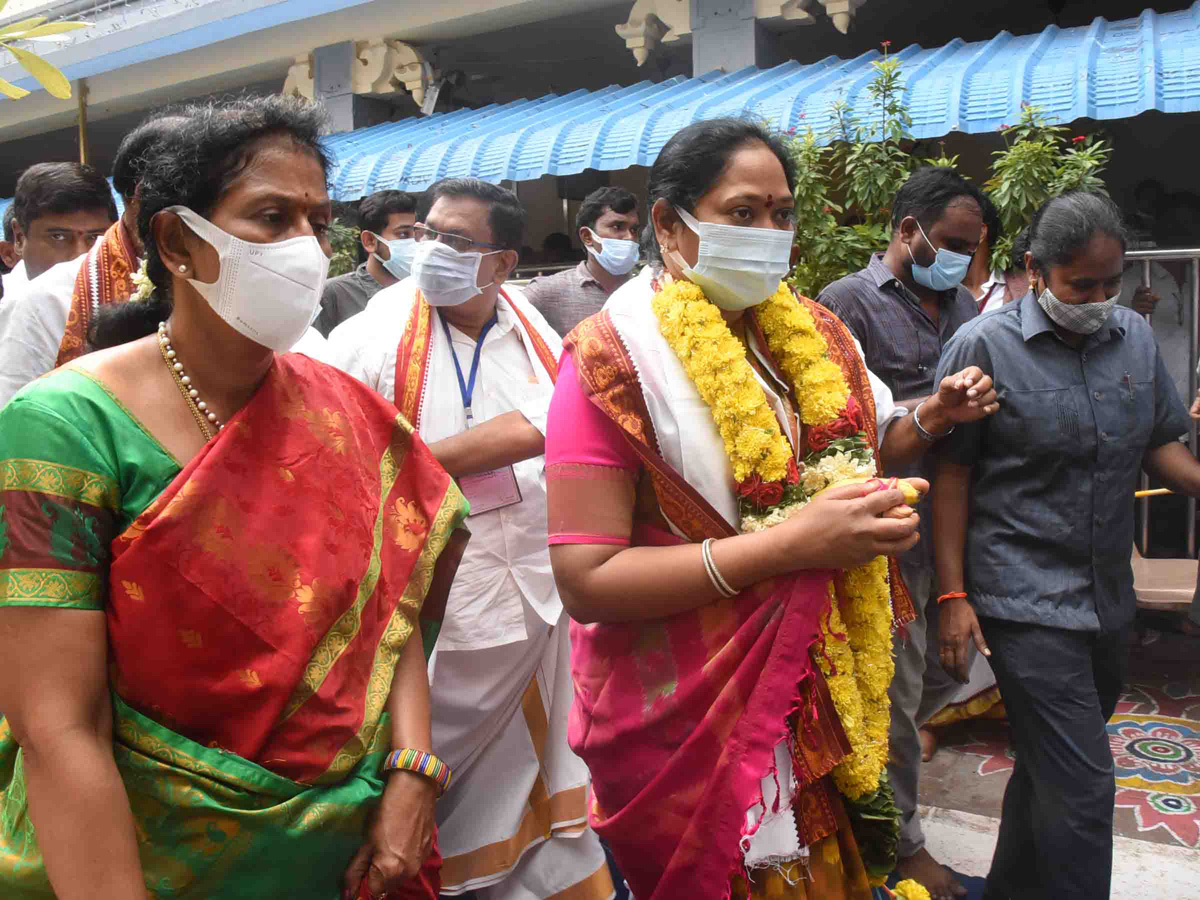 Dussehra Celebrations in Kanaka Durga Temple Photo Gallery - Sakshi25