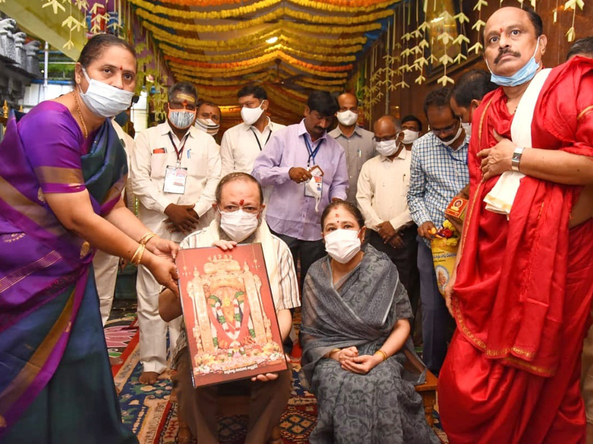 Dussehra Celebrations in Kanaka Durga Temple Photo Gallery - Sakshi27