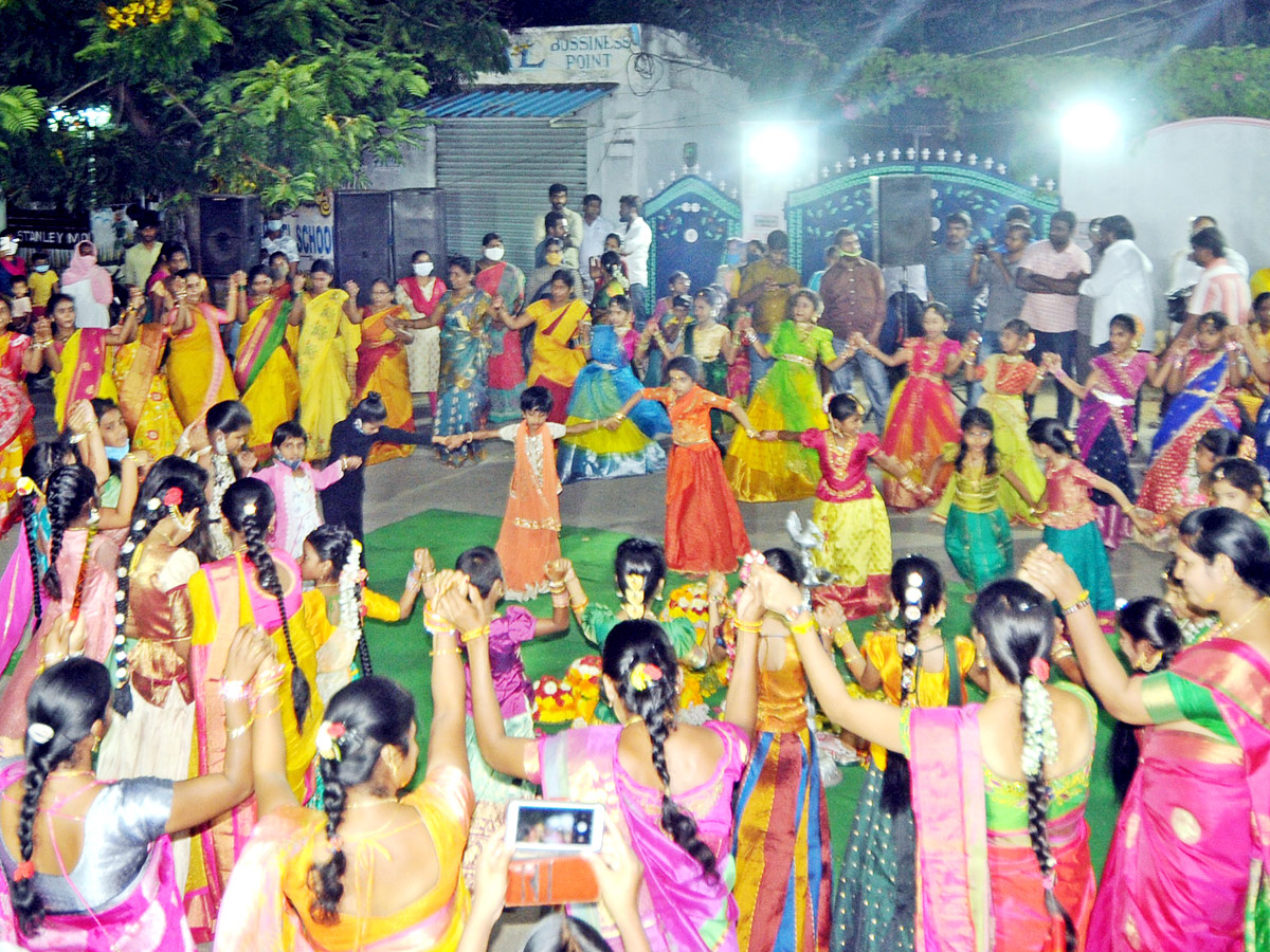 Best photos of the week October 10 to October 17, 2021 Photo Gallery - Sakshi25