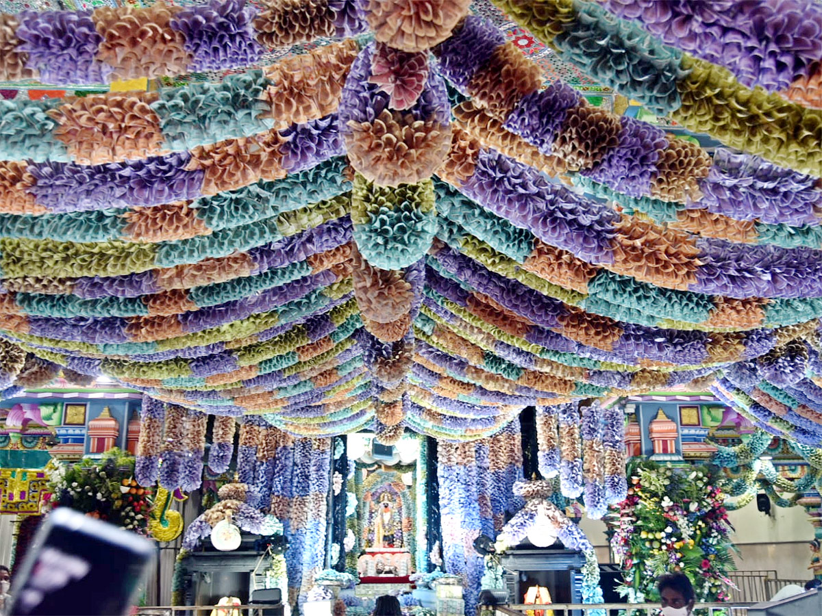 Nellore Srivasavi Kanyakaparameshwari Decoration Photo Gallery - Sakshi8