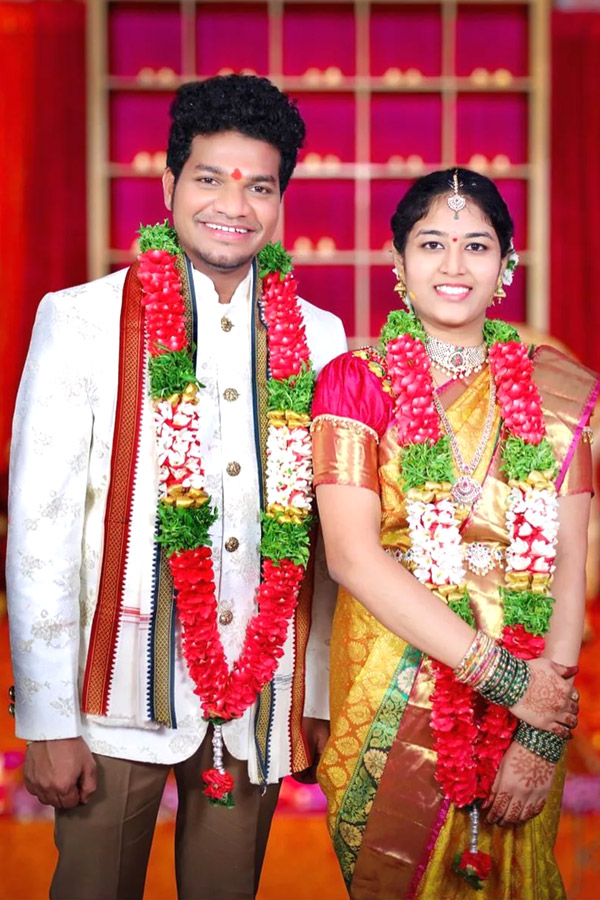 Bigg Boss Fame Mukku Avinash Haldi Function Photo Galler - Sakshi14