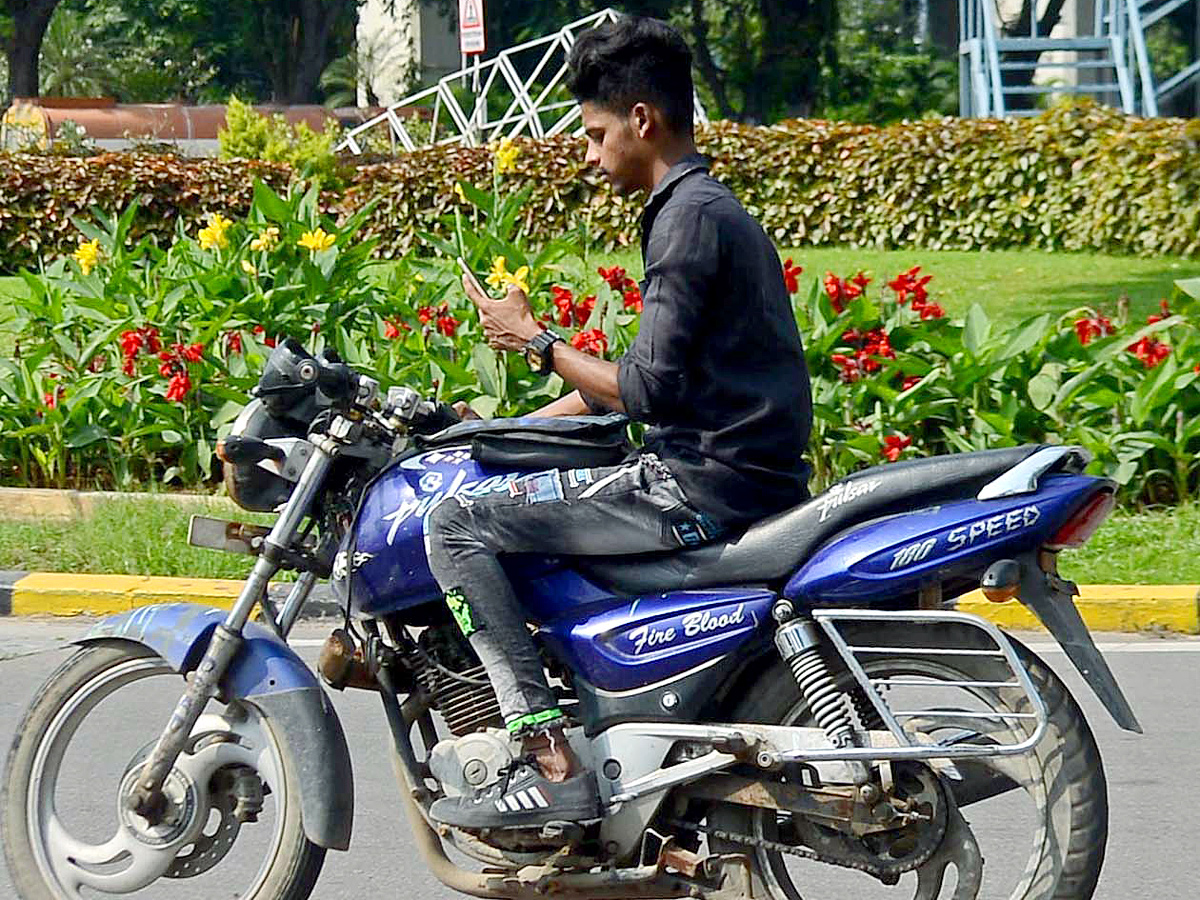 Cell Phone driving in Hyderabad - Sakshi2