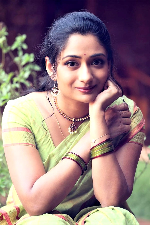 Natyam Heroine Sandhyaraj Photo Gallery - Sakshi17