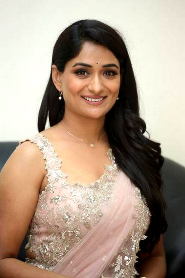 Natyam Heroine Sandhyaraj Photo Gallery - Sakshi5