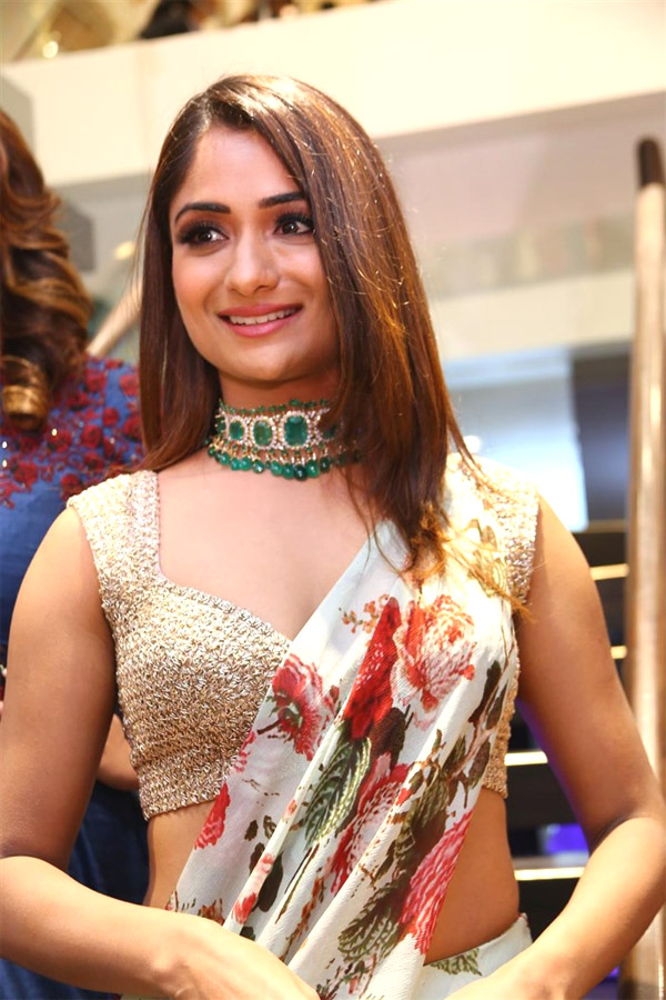 Natyam Heroine Sandhyaraj Photo Gallery - Sakshi6