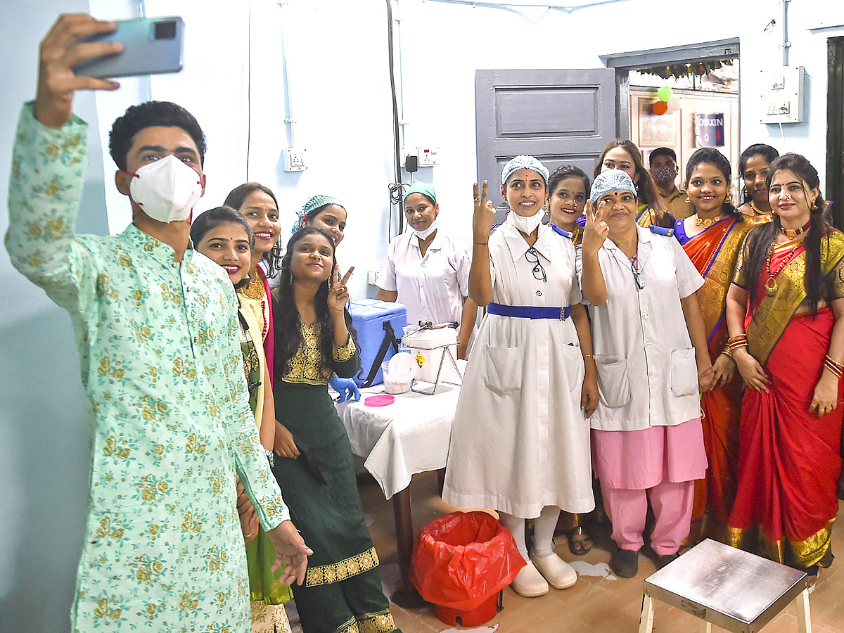 100 Crore Vaccination in India - Sakshi23