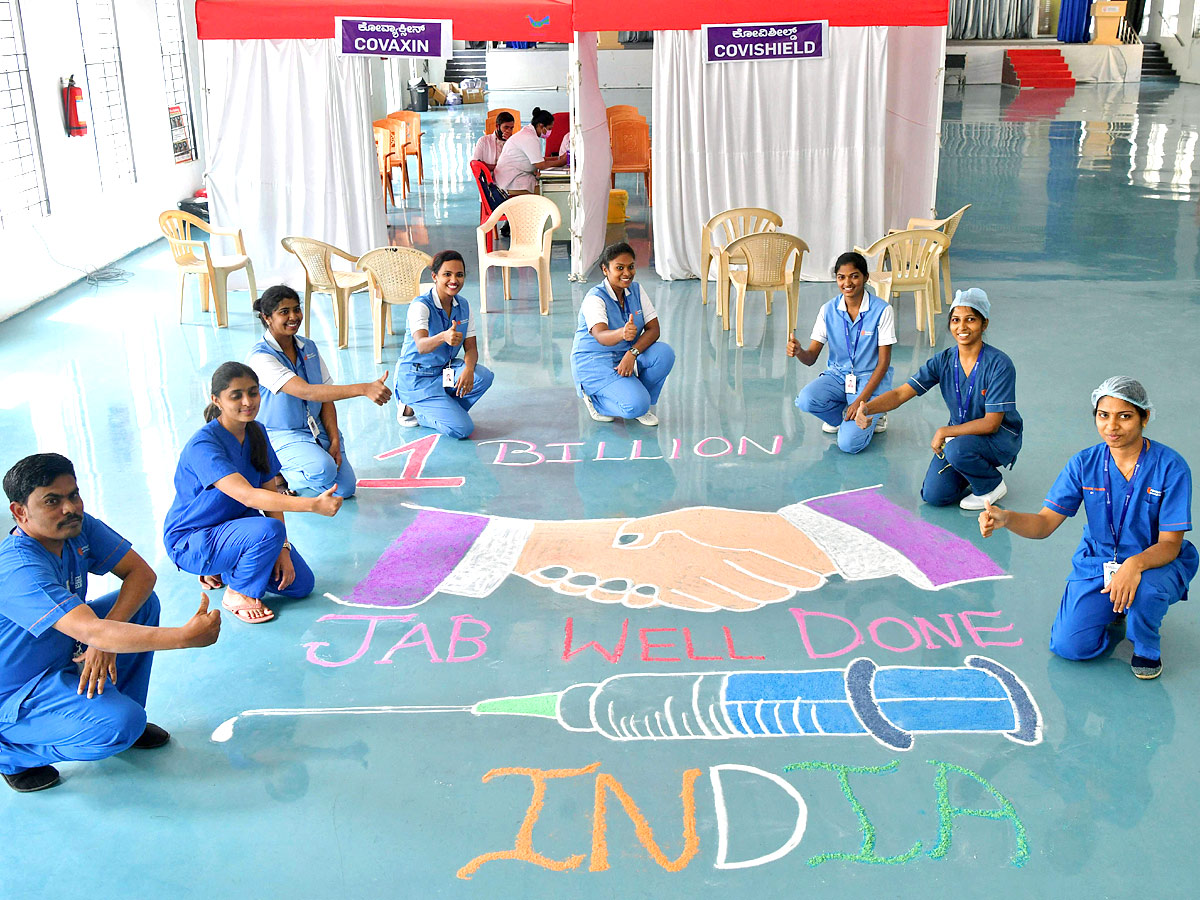 100 Crore Vaccination in India - Sakshi25