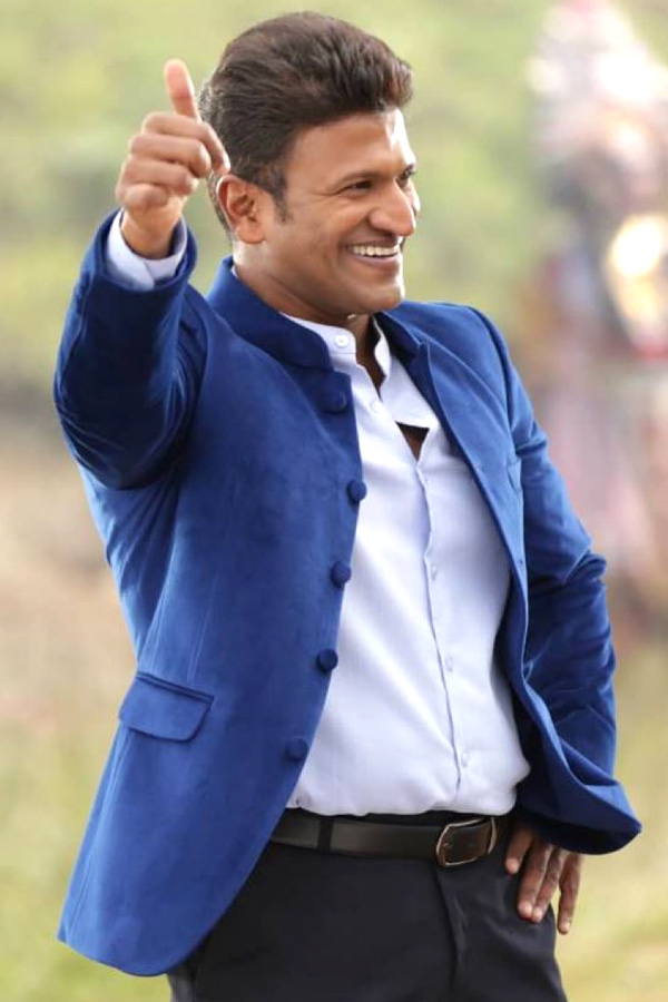 Kannada Super Star Puneeth Rajkumar Passed Away - Sakshi4