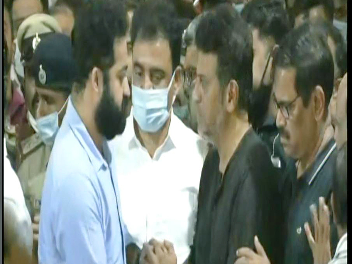 Chiranjeevi Venkatesh and Ali Pays Tribute To PuneethRajkumar Photo Gallery - Sakshi13